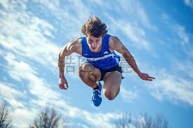 詹皇轰31+9+10！背靠背打爆新鹰王，东契奇27+7失误，湖人5人16+