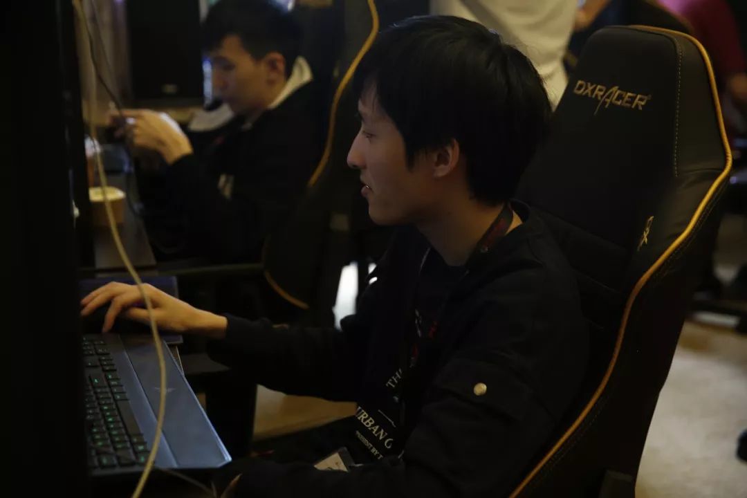 质量与对抗
